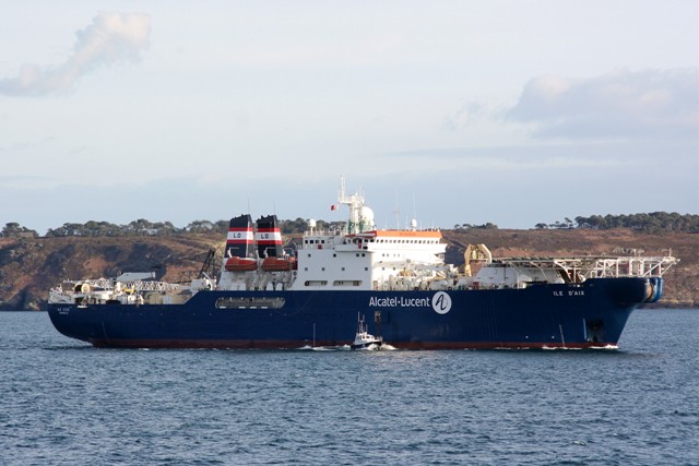 ILE D AIX LDA cable ship